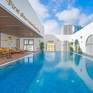**** Отель Golden Lotus - Rooftop Bar Sea View Вьетнам
